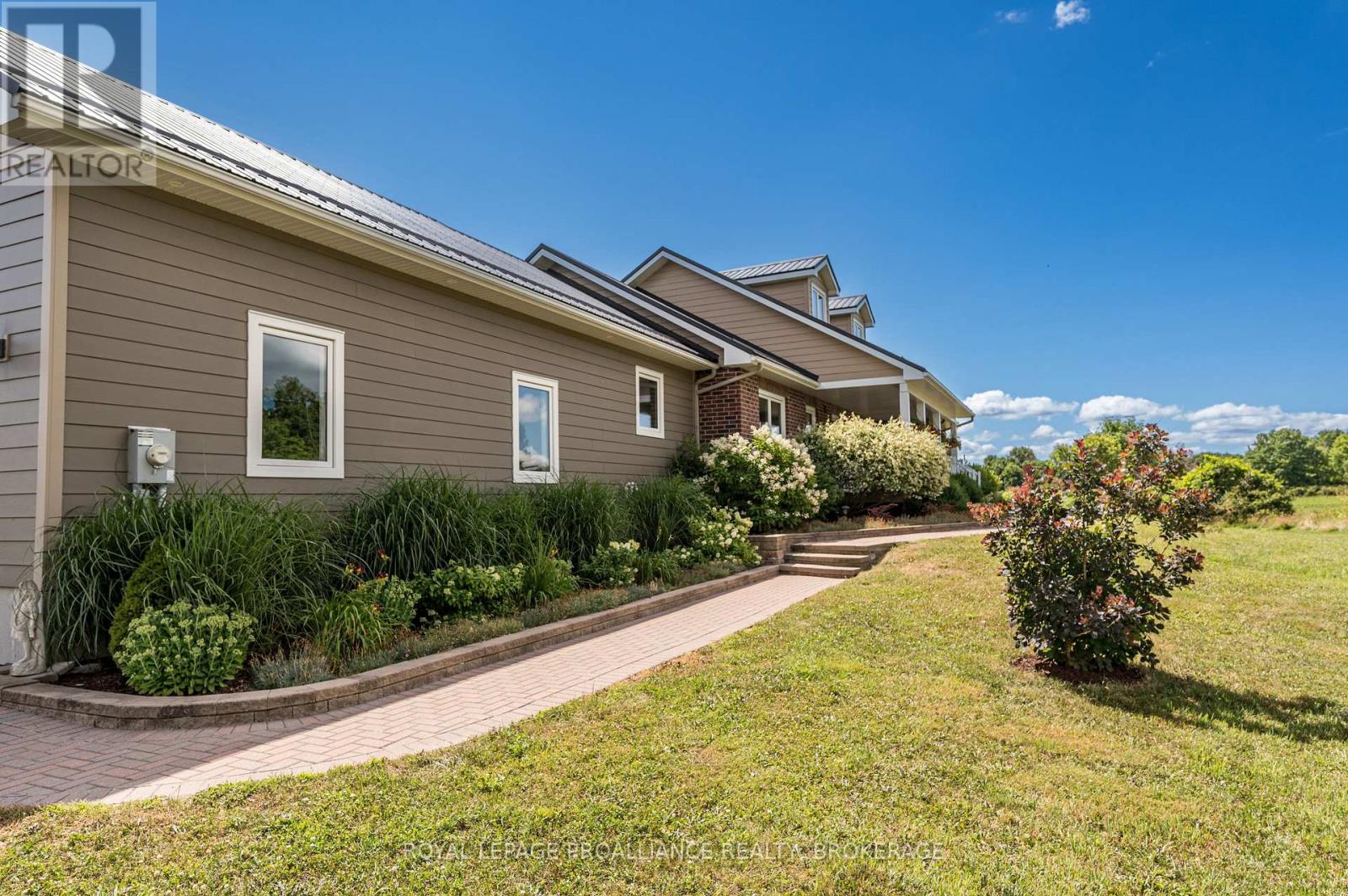 303 Escott Rockport Road, Leeds And The Thousand Islands, Ontario  K0E 1R0 - Photo 37 - X12934166