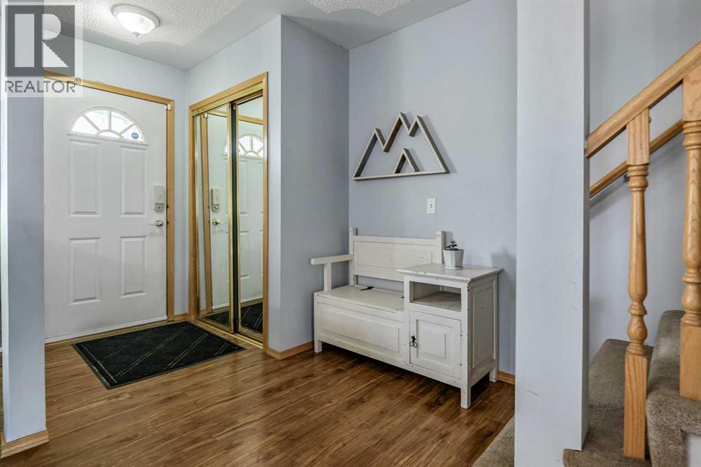 511 Killarney Glen Court SW, Calgary, Alberta  T3E 7H4 - Photo 5 - A2331658