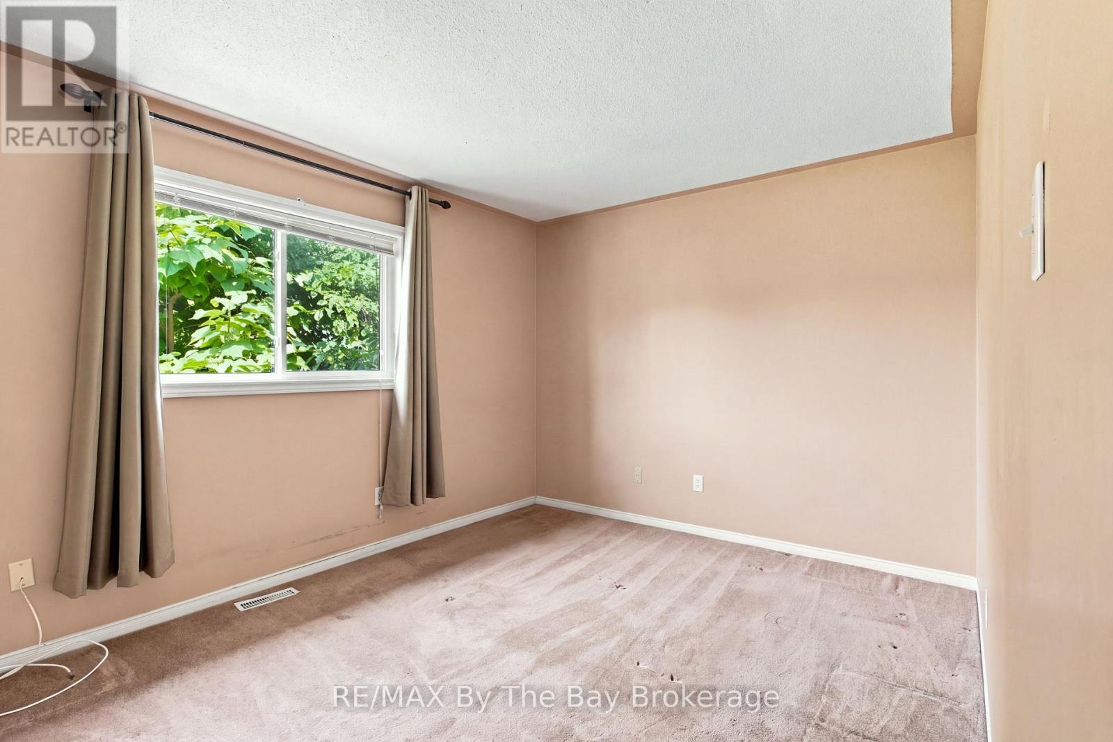 36 Harbour Crescent, Wasaga Beach, Ontario  L9Z 1G5 - Photo 15 - S13655894