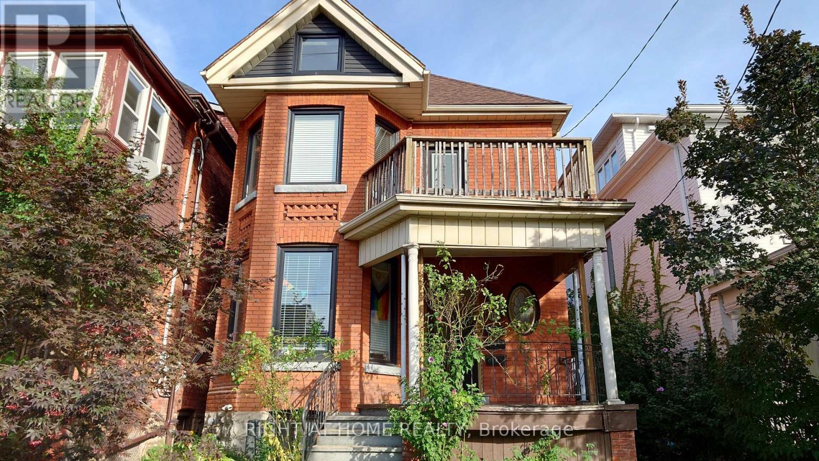 UPPER - 117 WELLINGTON STREET S, Hamilton, Ontario
