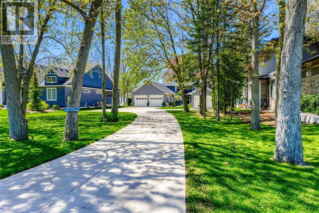 7392 IVY LANE Plympton-Wyoming Ontario Canada N0N1J6 2