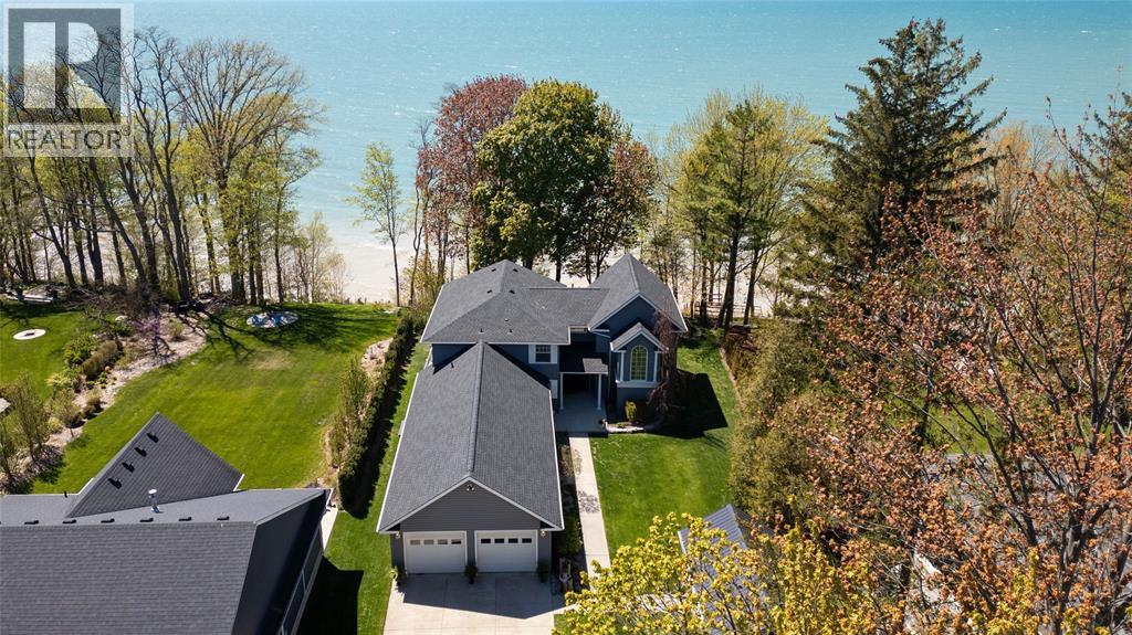 7392 IVY LANE Plympton-Wyoming Ontario Canada N0N1J6 5