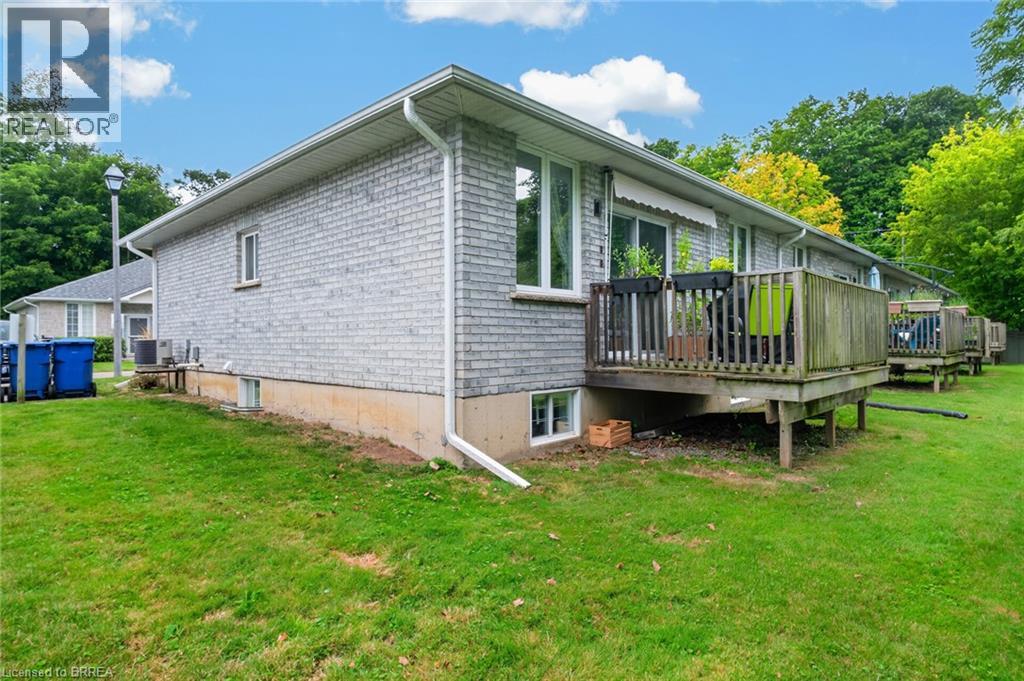 219 Shellard Lane Unit# 11, Brantford, Ontario  N3T 0B8 - Photo 38 - 40843272