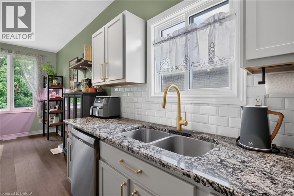219 Shellard Lane Unit# 11, Brantford, Ontario  N3T 0B8 - Photo 12 - 40843272