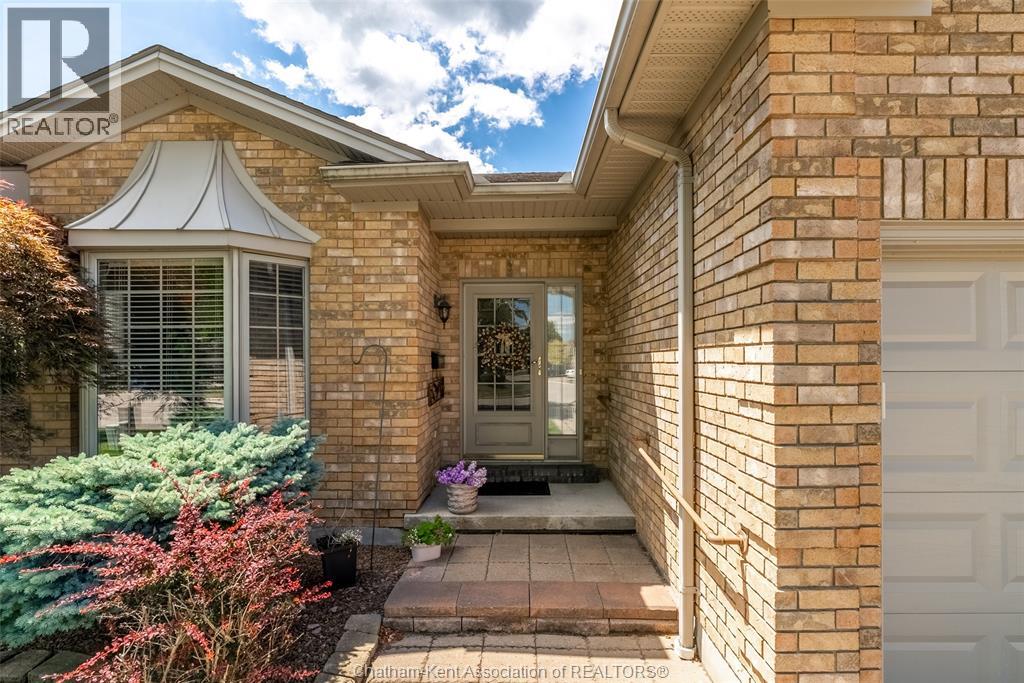 35 Home Place, Chatham, Ontario  N7L 5P4 - Photo 2 - 26018645
