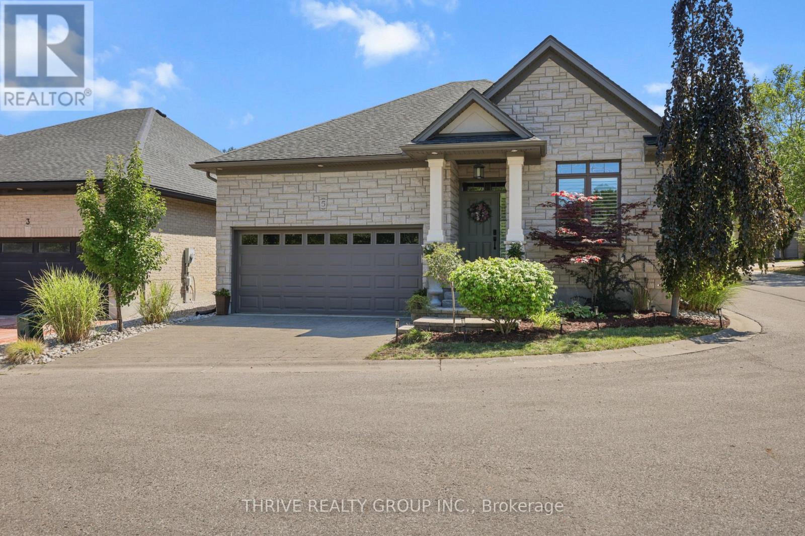 5 - 696 COMMISSIONERS ROAD, London South, Ontario
