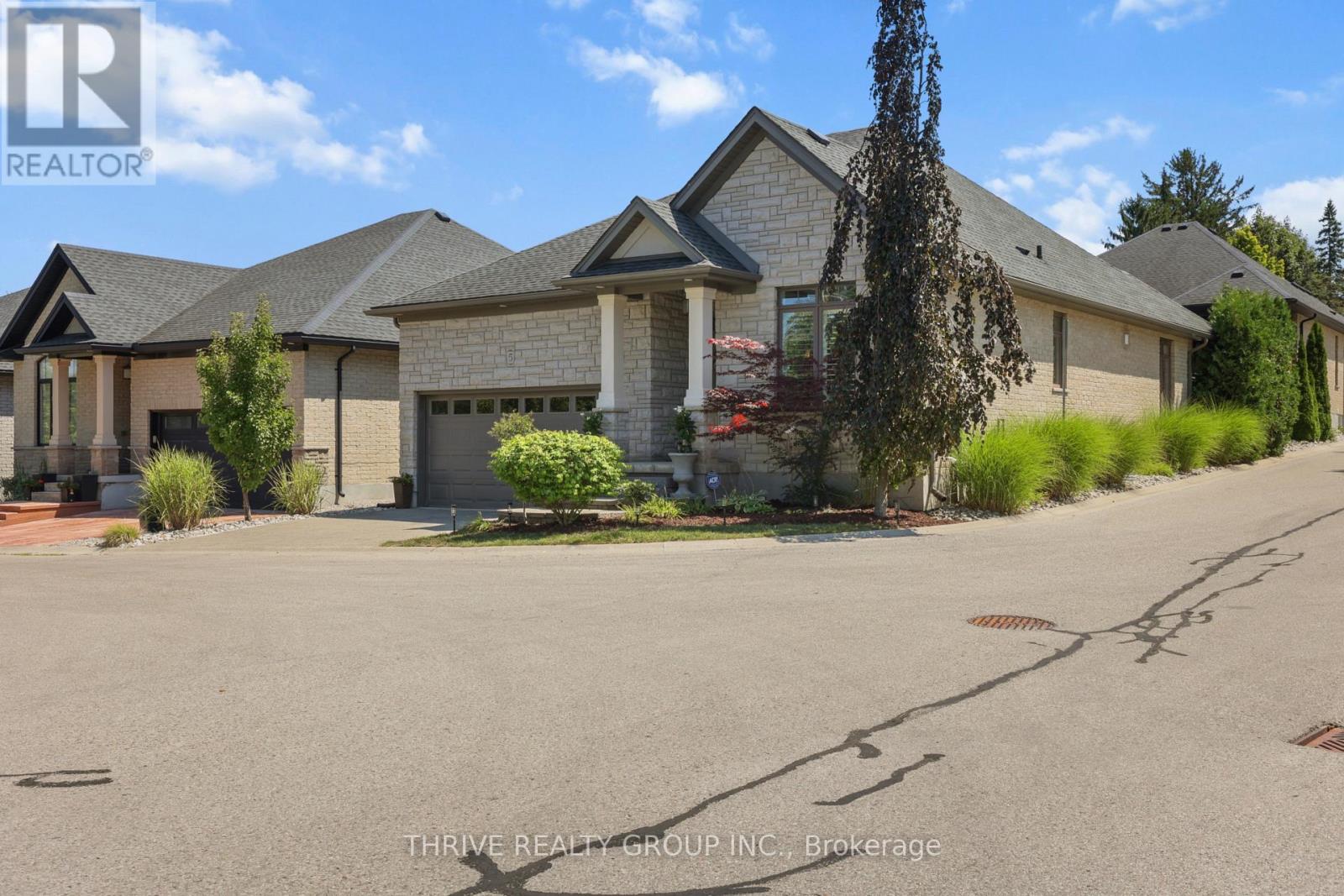 5 - 696 Commissioners Road, London South, Ontario  N6K 1B9 - Photo 2 - X13656340
