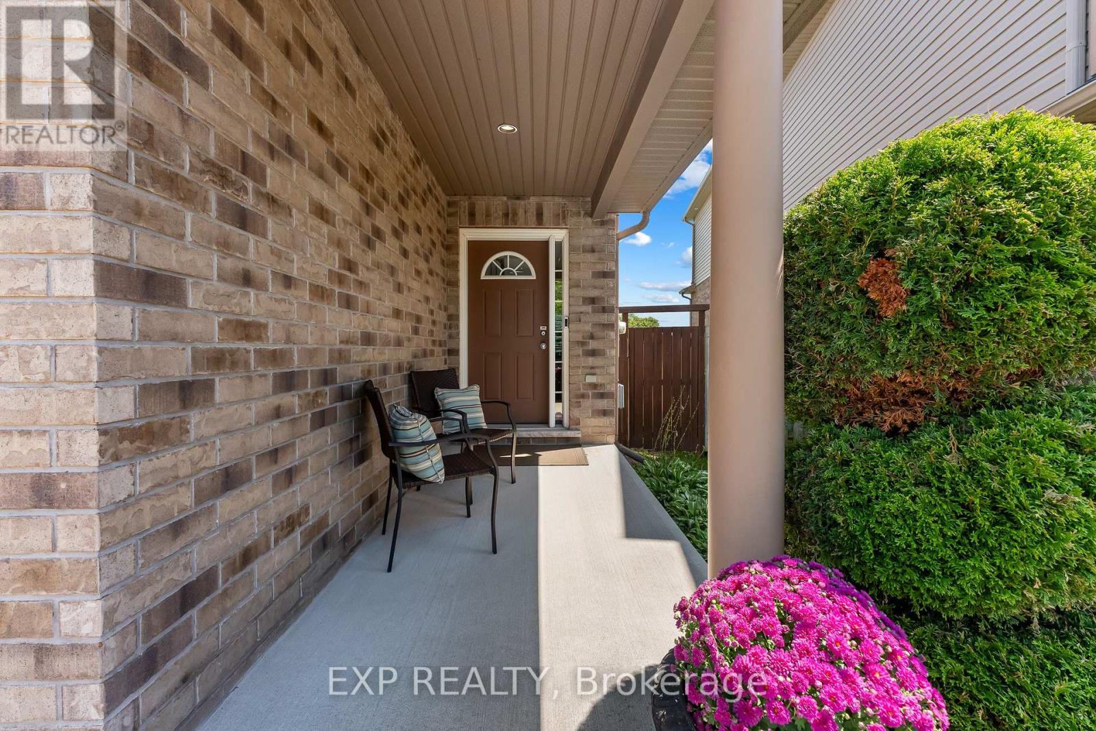 6648 Mary Drive, Niagara Falls, Ontario  L2H 0B6 - Photo 3 - X13656296