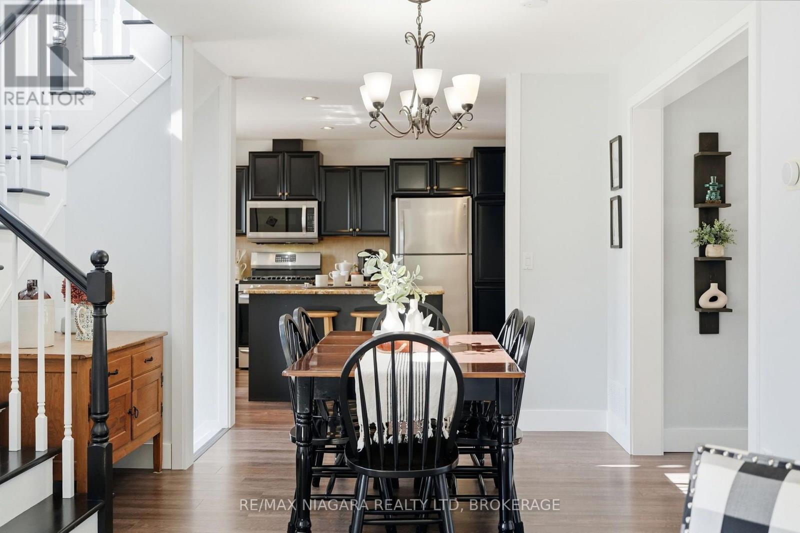 12 Lakeview Avenue, Grimsby (Grimsby Beach), Ontario L3M 3M1 - Photo 12 - X13656342