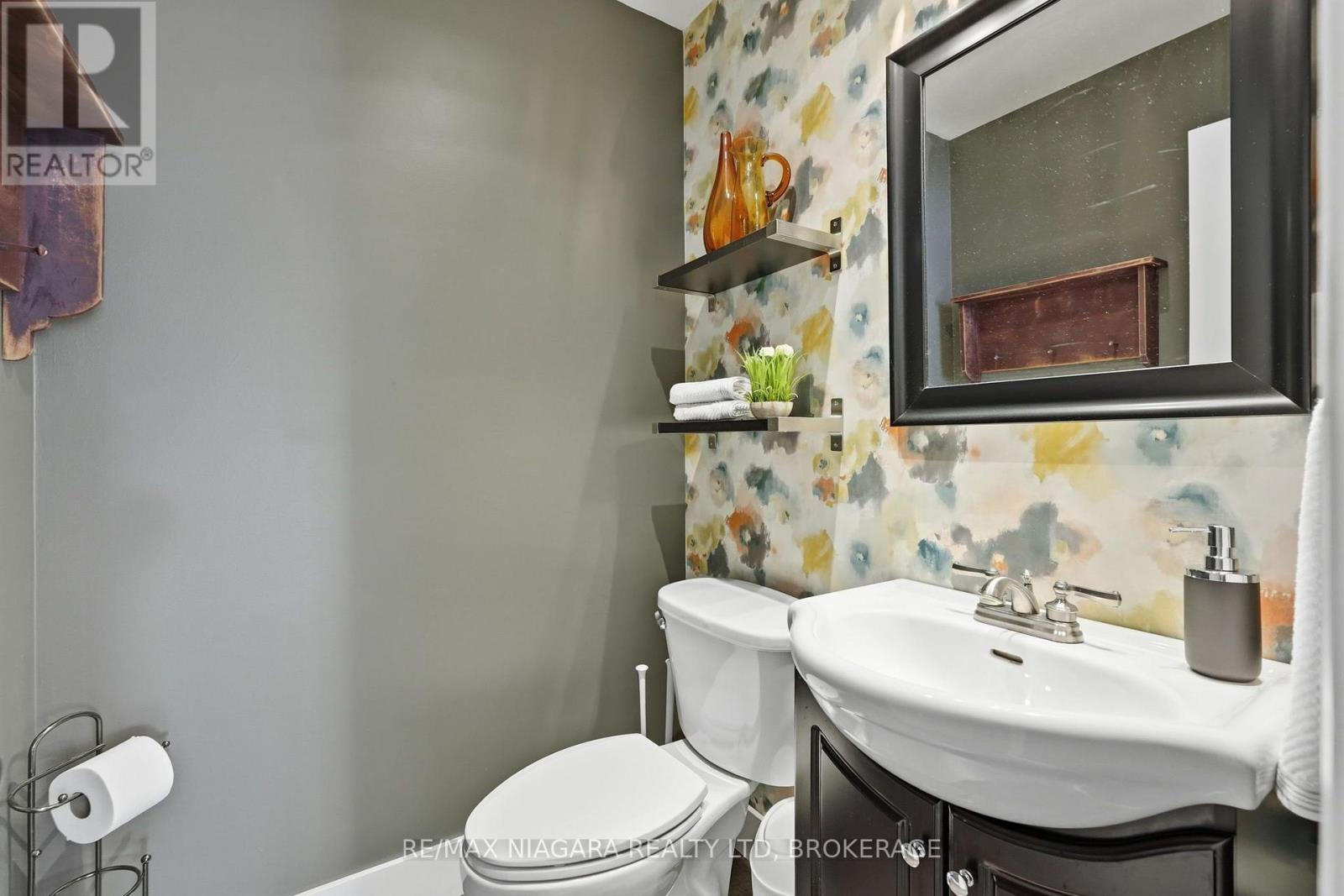 12 Lakeview Avenue, Grimsby (Grimsby Beach), Ontario L3M 3M1 - Photo 17 - X13656342