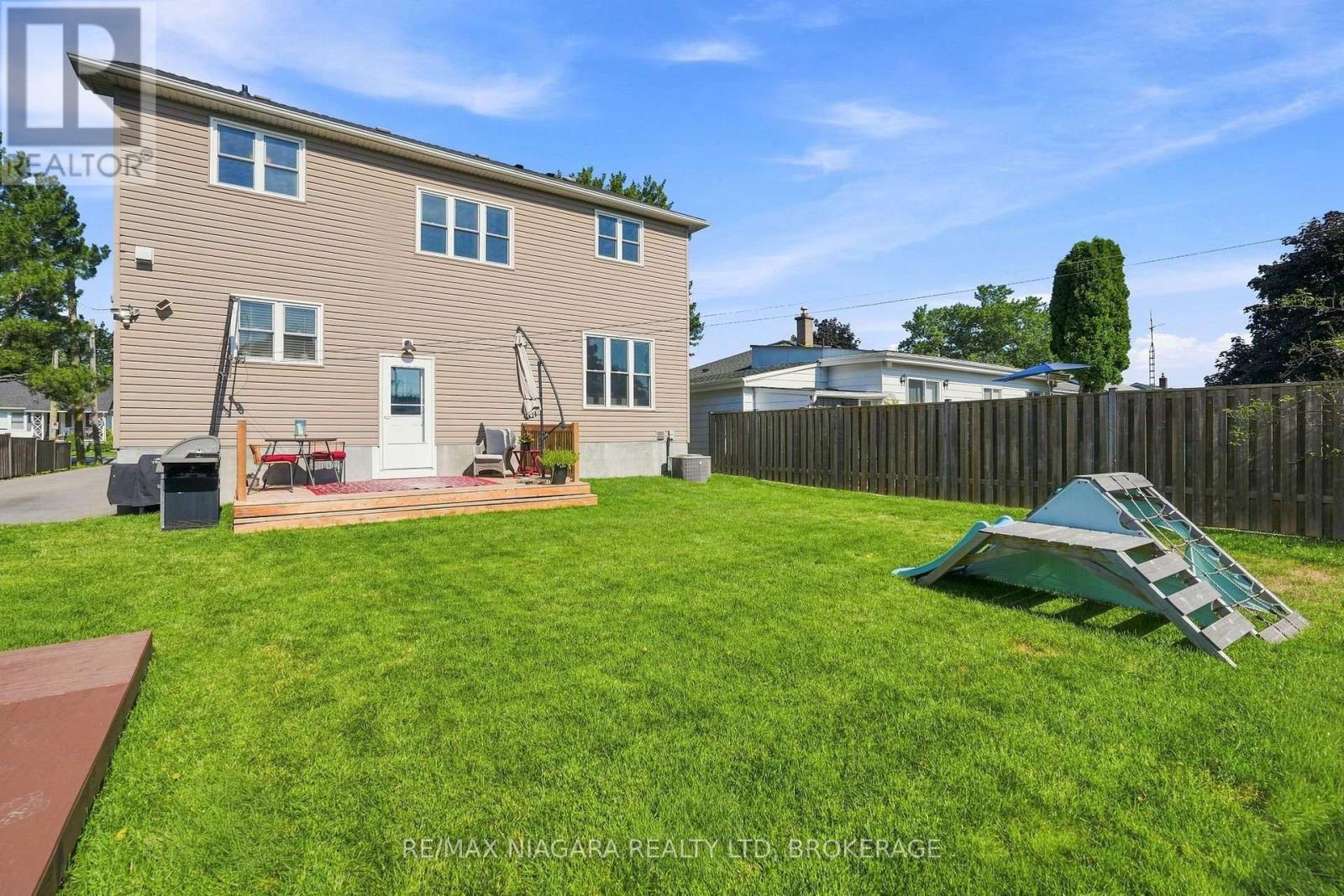 12 Lakeview Avenue, Grimsby (Grimsby Beach), Ontario L3M 3M1 - Photo 34 - X13656342