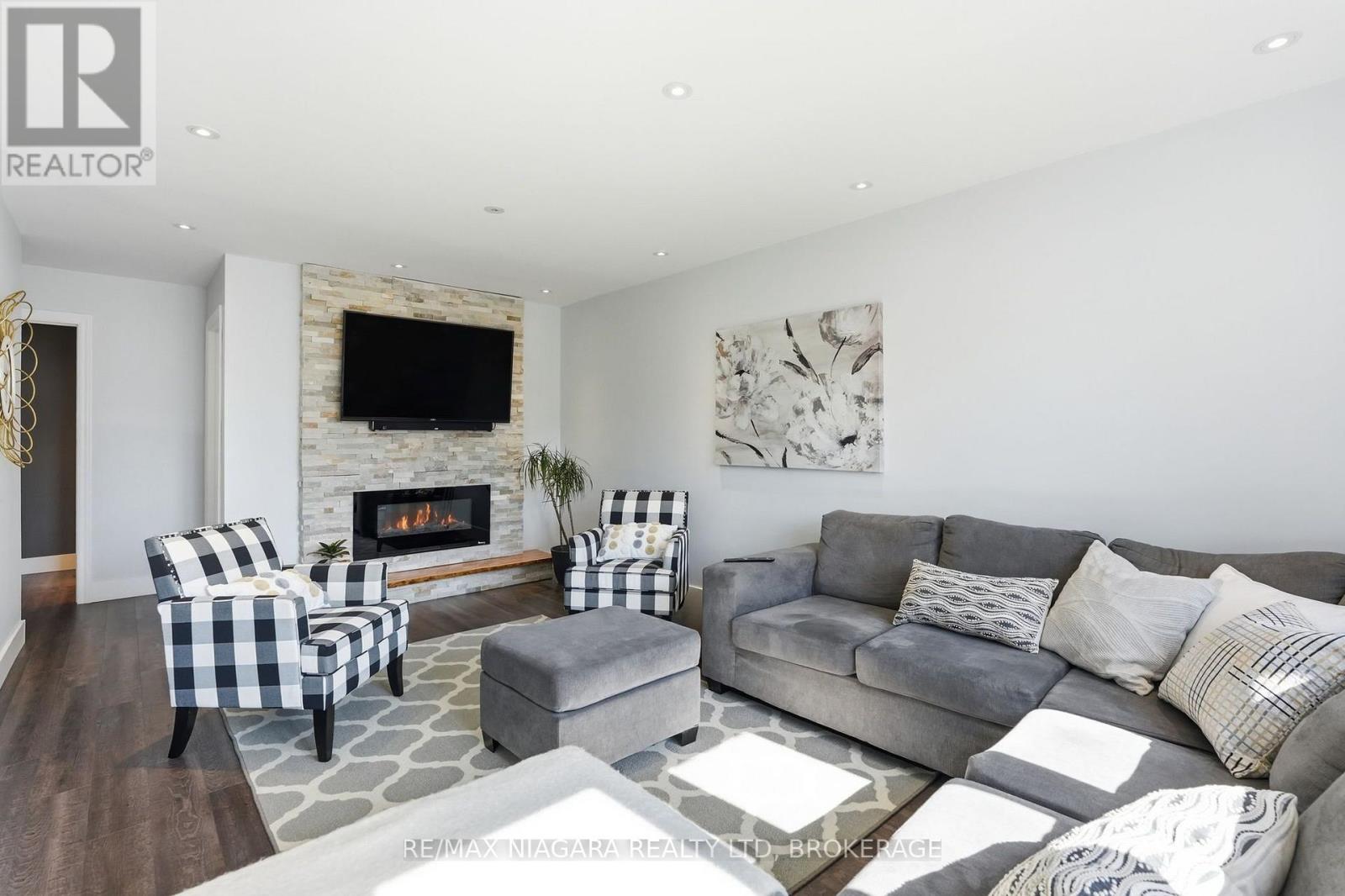 12 Lakeview Avenue, Grimsby (Grimsby Beach), Ontario L3M 3M1 - Photo 8 - X13656342