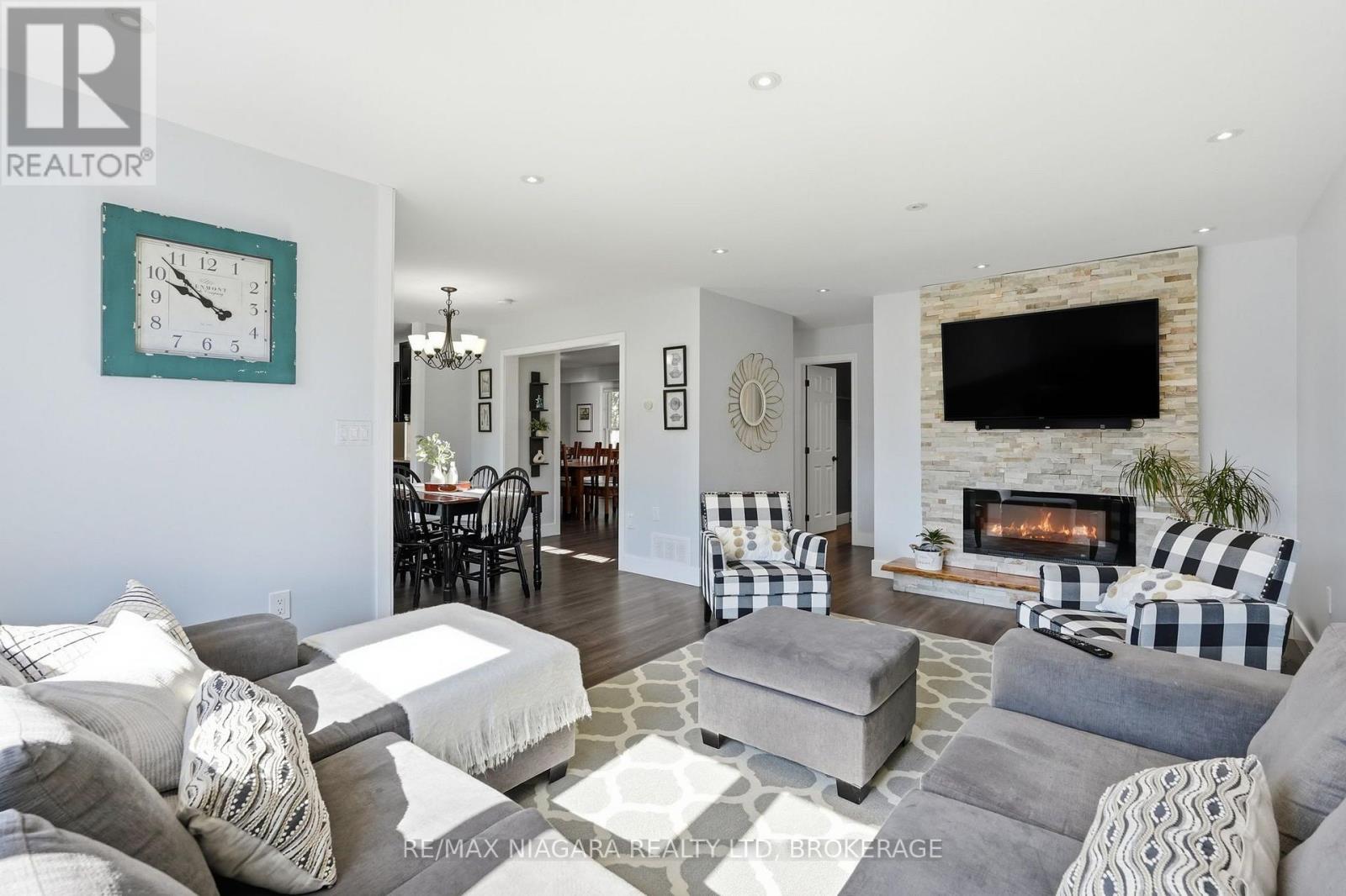 12 Lakeview Avenue, Grimsby (Grimsby Beach), Ontario L3M 3M1 - Photo 9 - X13656342