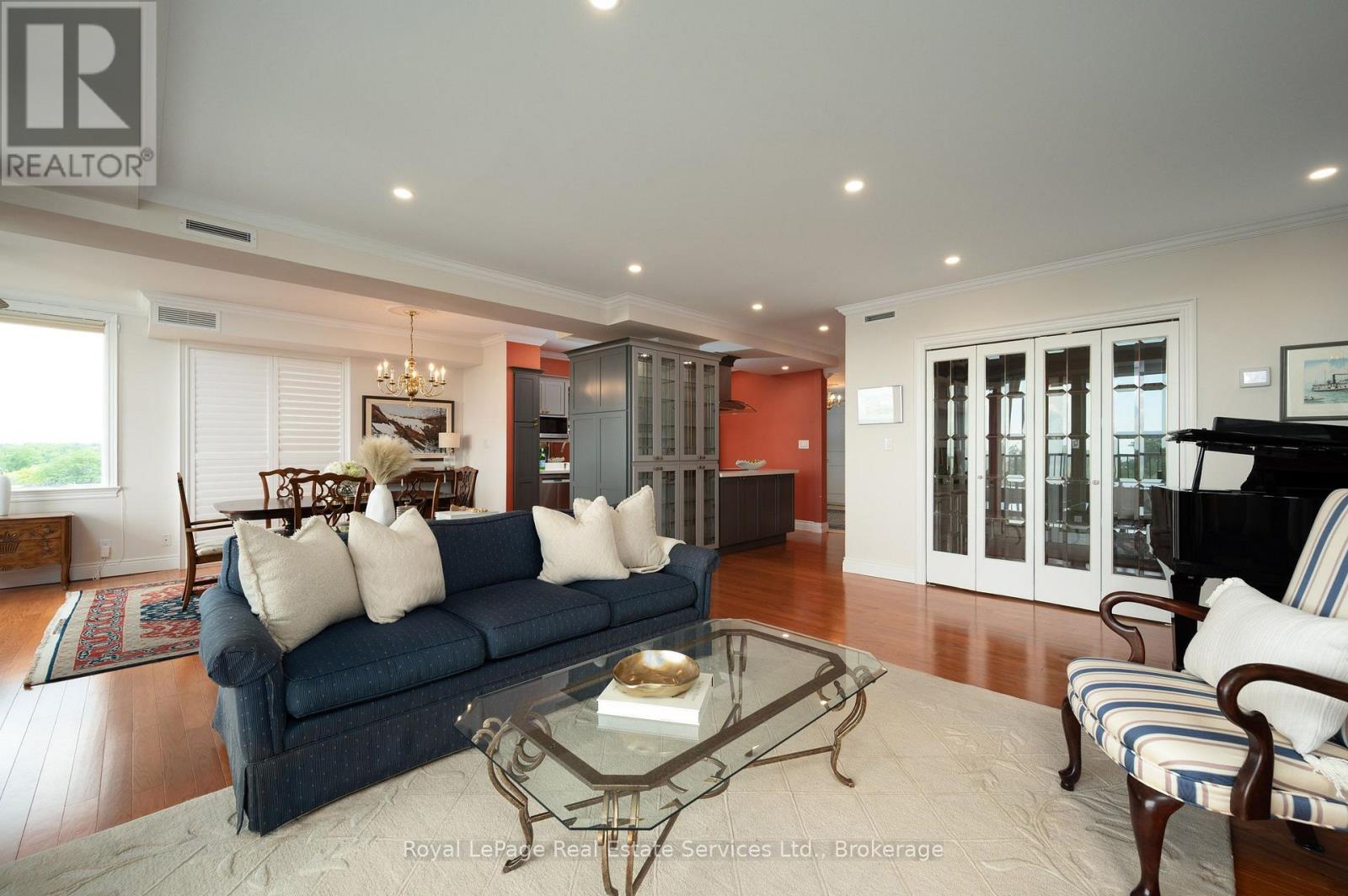 1105 - 100 Lakeshore Road E, Oakville, Ontario  L6J 6M9 - Photo 14 - W13656352