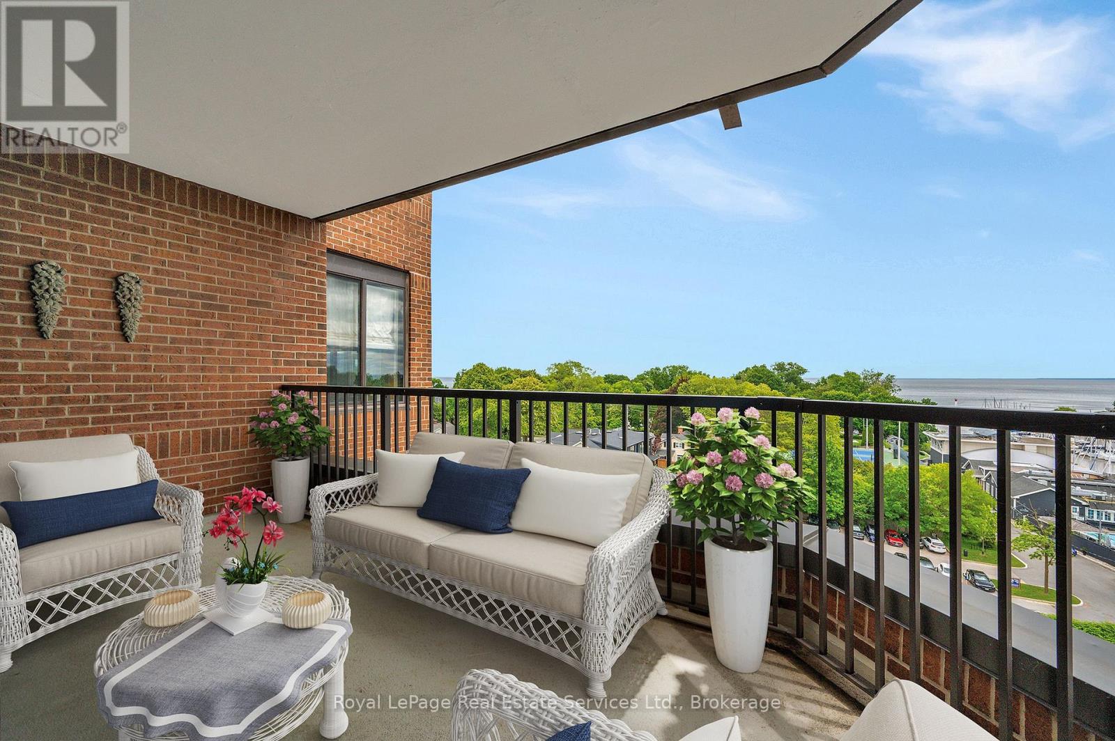 1105 - 100 Lakeshore Road E, Oakville, Ontario  L6J 6M9 - Photo 16 - W13656352