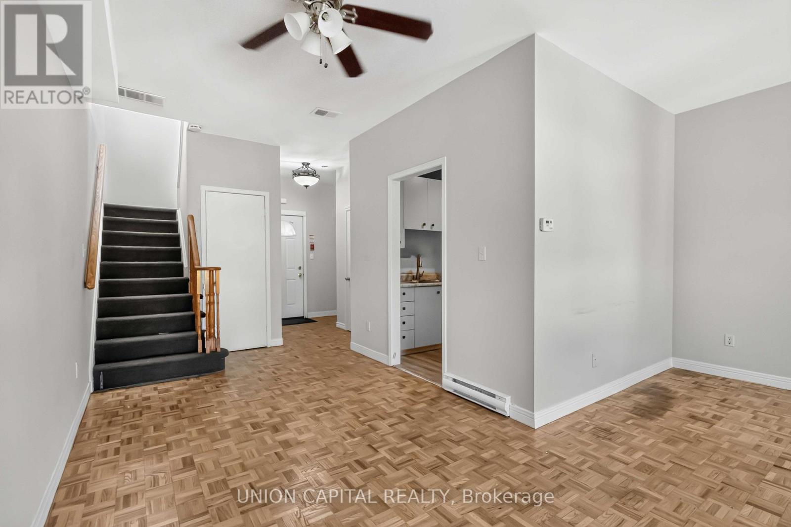 444 Parliament Street, Toronto, Ontario  M5A 3A2 - Photo 4 - C13655544