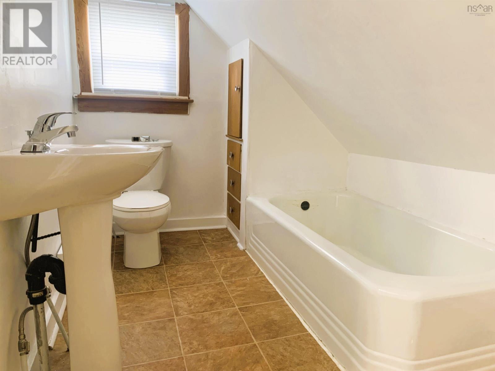 9 Clarke Street, Springhill, Nova Scotia  B0M 1X0 - Photo 22 - 202614014