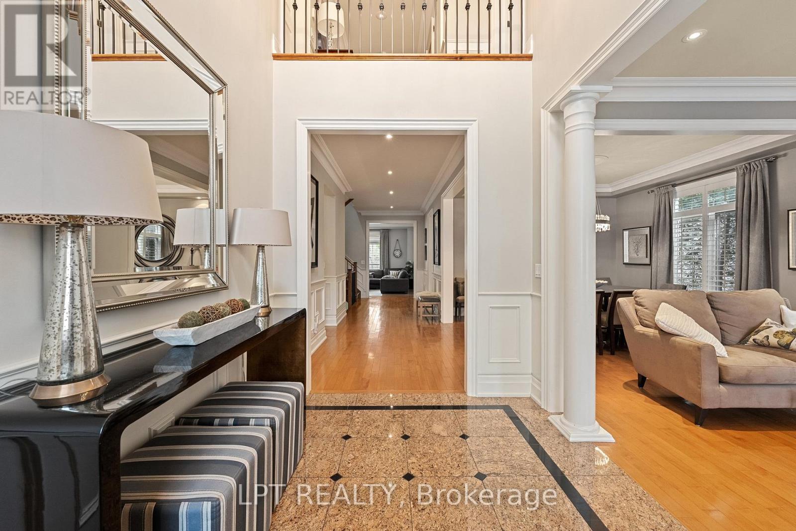 112 Tyler Street, Aurora, Ontario  L4G 2N3 - Photo 6 - N13656290
