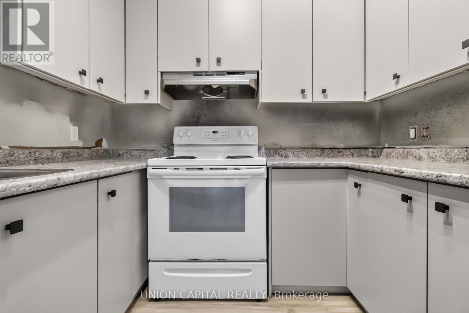 444 Parliament Street, Toronto, Ontario  M5A 3A2 - Photo 12 - C13655544