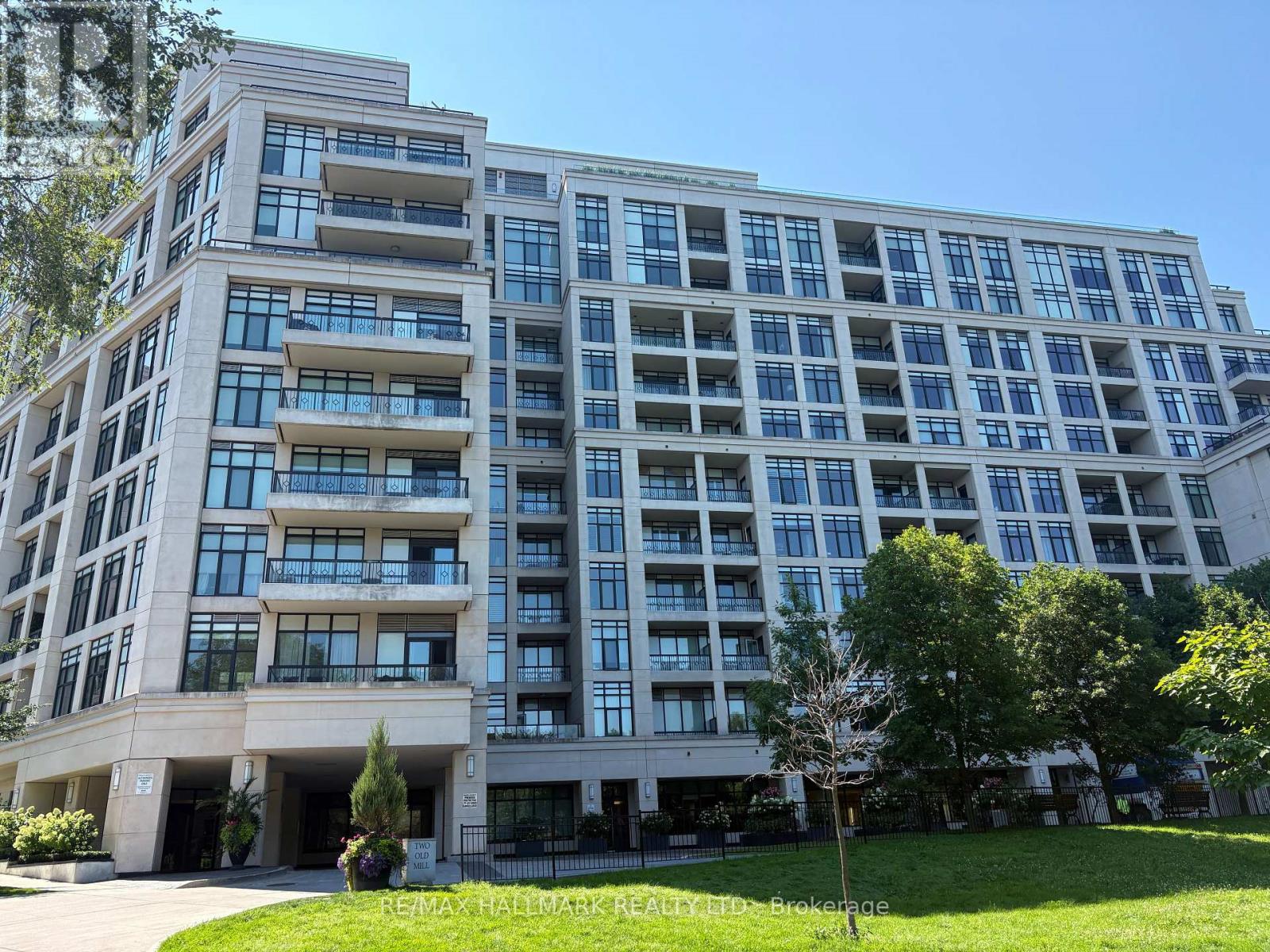 711 - 2 OLD MILL DRIVE, Toronto, Ontario