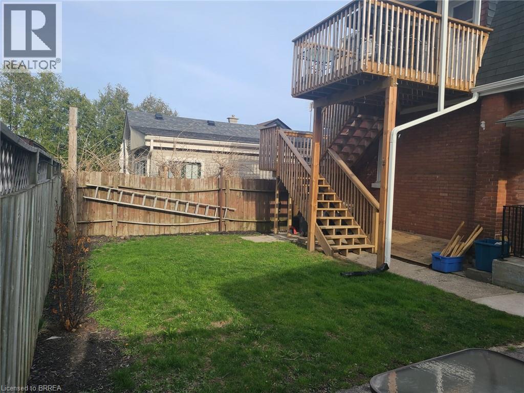86 Victoria Street, Brantford, Ontario  N3S 3K6 - Photo 4 - 40852197