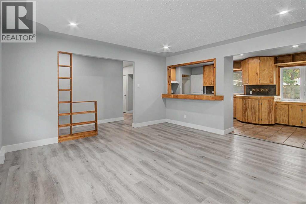 18 Collingwood Place Nw, Calgary, Alberta  T2L 0P9 - Photo 6 - A2335323