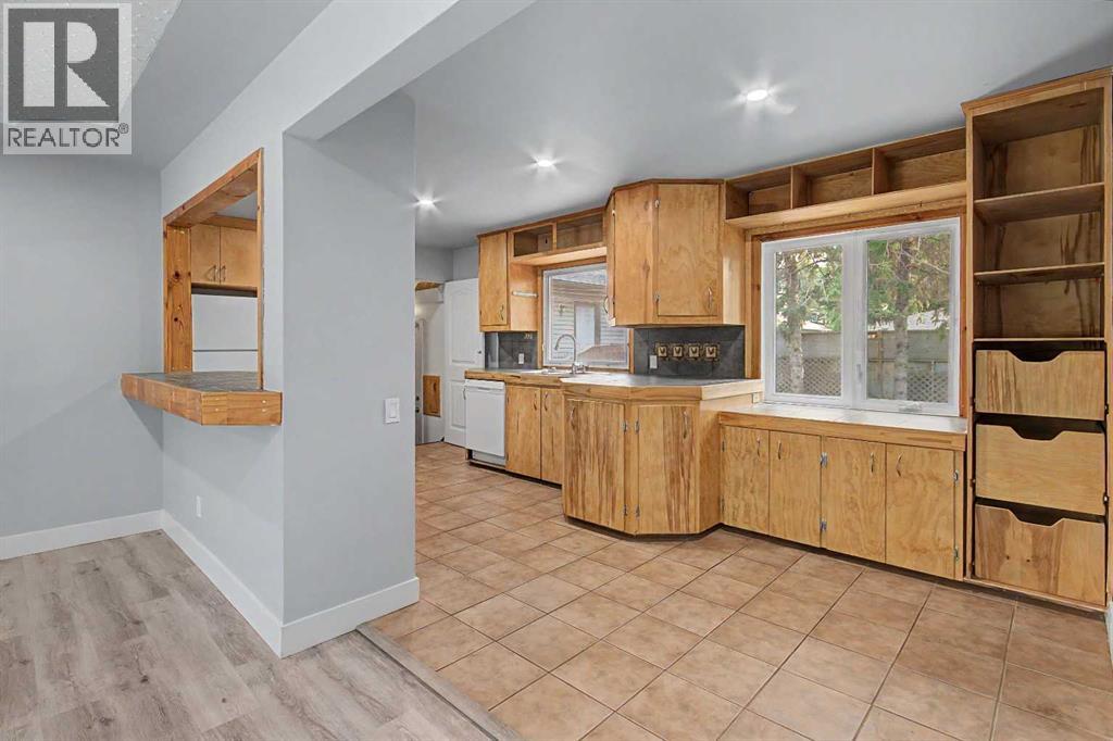 18 Collingwood Place Nw, Calgary, Alberta  T2L 0P9 - Photo 9 - A2335323