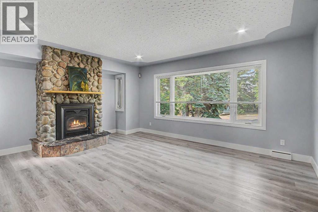 18 Collingwood Place Nw, Calgary, Alberta  T2L 0P9 - Photo 4 - A2335323