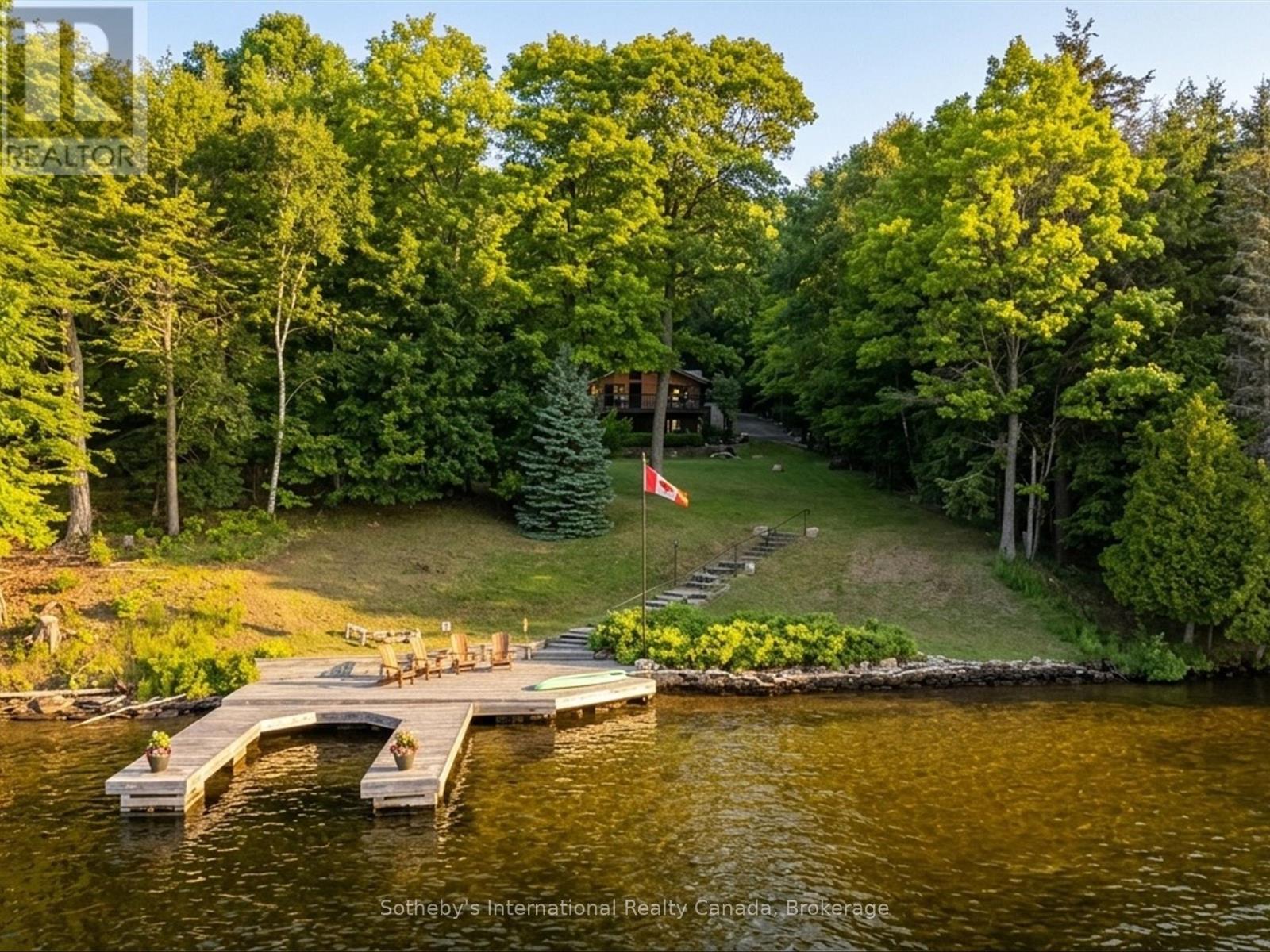 1054 HILLTOP CRESCENT, Lake of Bays, Ontario