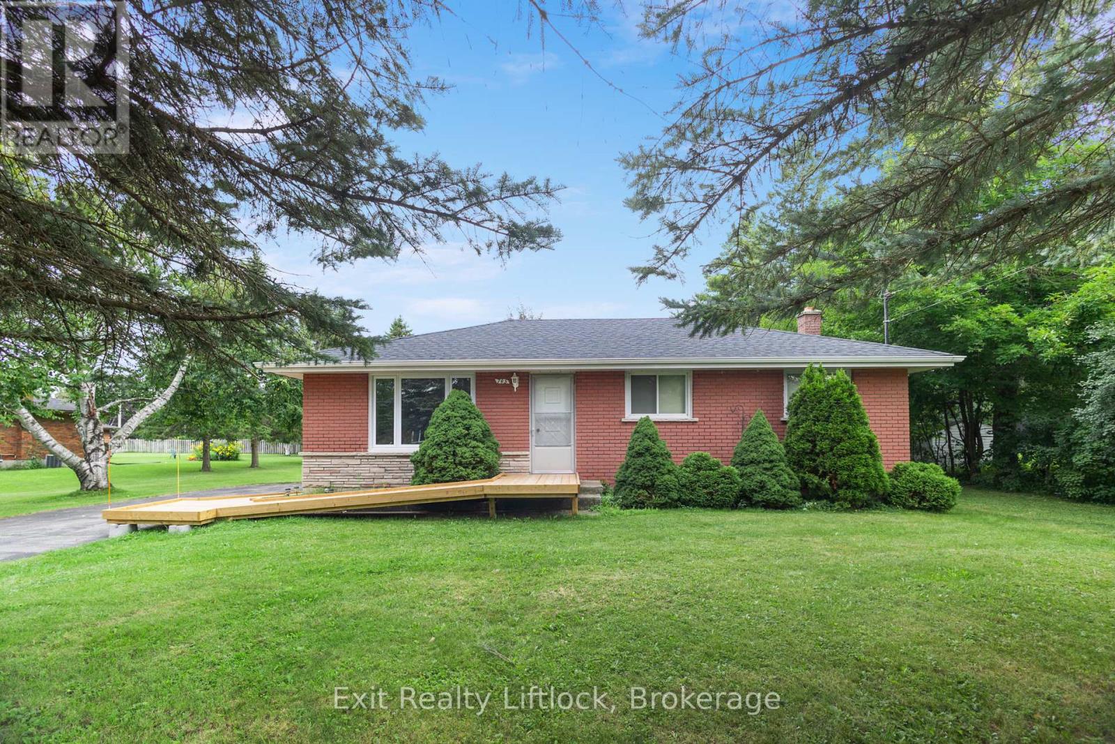 745 Baltic Drive, Selwyn, Ontario  K9L 1L8 - Photo 1 - X13656416