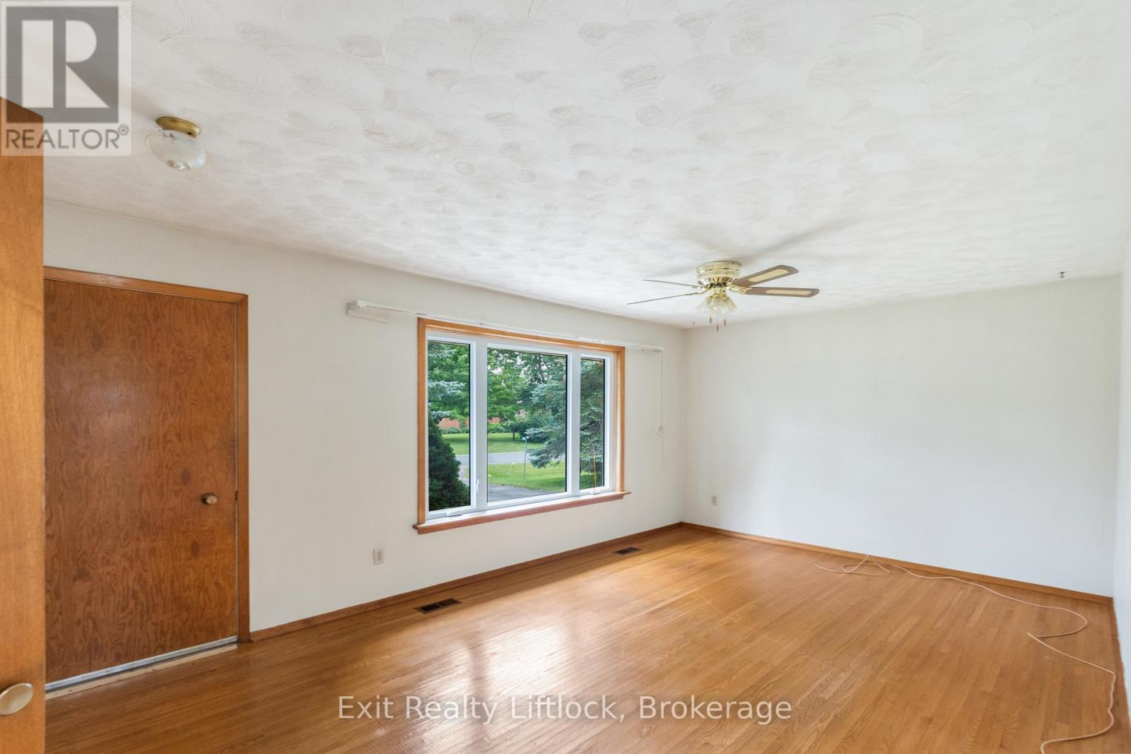 745 Baltic Drive, Selwyn, Ontario  K9L 1L8 - Photo 4 - X13656416