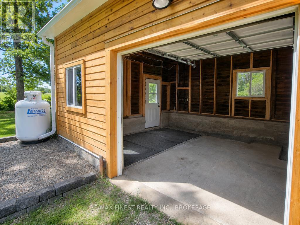 697 Warburton Road, Front Of Leeds & Seeleys Bay, Ontario  K0E 1L0 - Photo 25 - X13656376