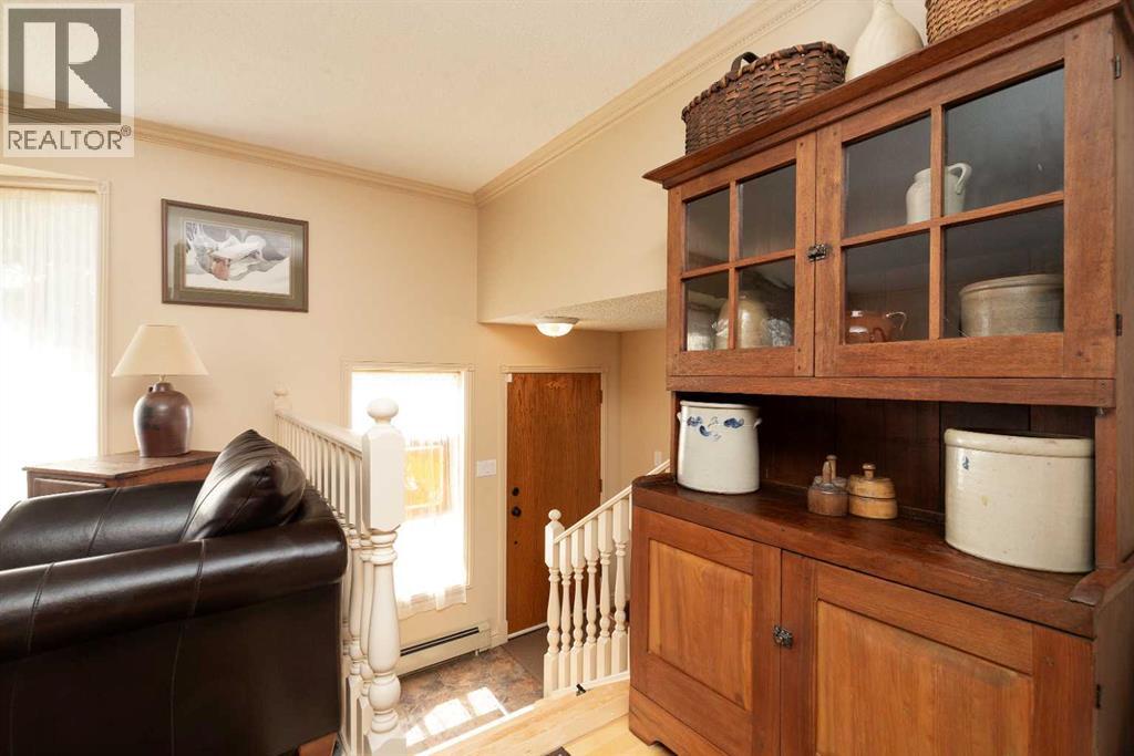 41 Simon Fraser Boulevard W, Lethbridge, Alberta  T1K 4R1 - Photo 2 - A2325178