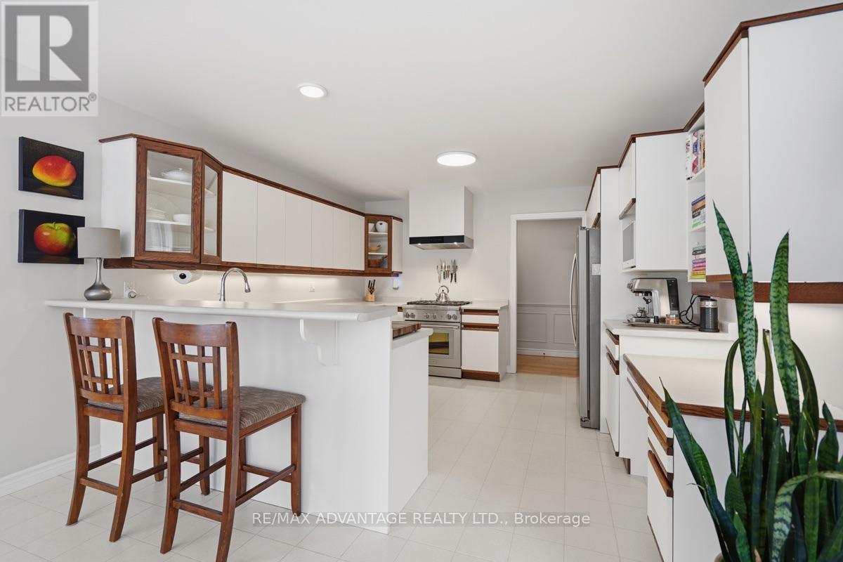 1 Smallman Drive, London North, Ontario  N6G 4R3 - Photo 12 - X13656398