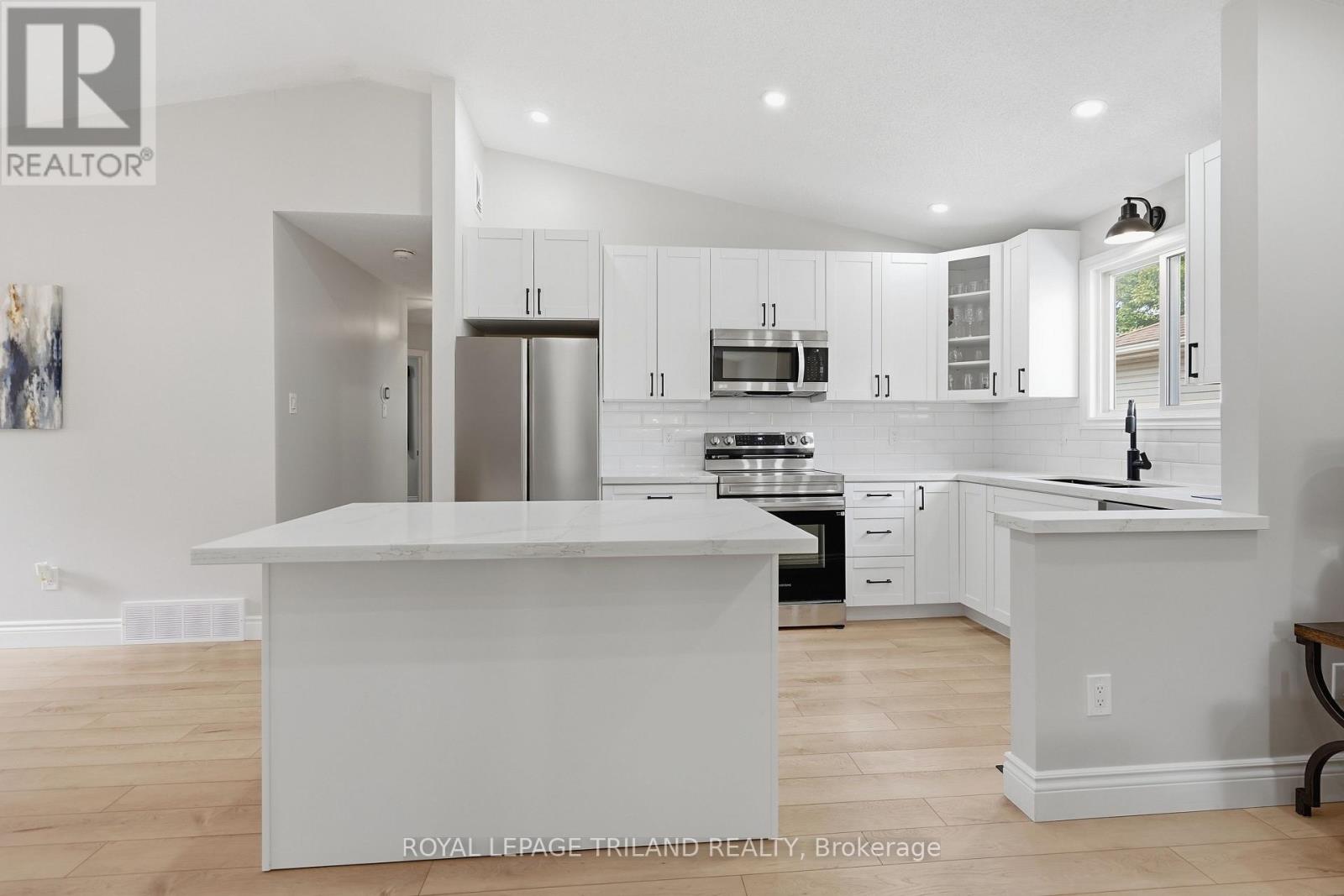 74 Kennedy Place, London East, Ontario  N5V 4W1 - Photo 7 - X13656484