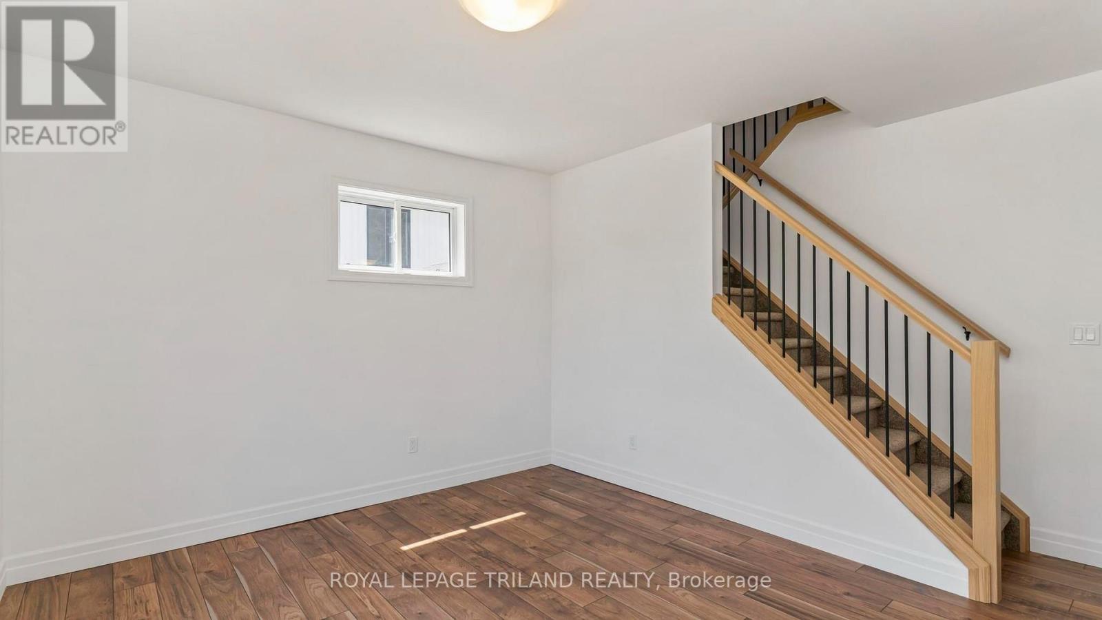 114 Fairview Avenue, St. Thomas, Ontario  N5R 4X6 - Photo 11 - X13656500