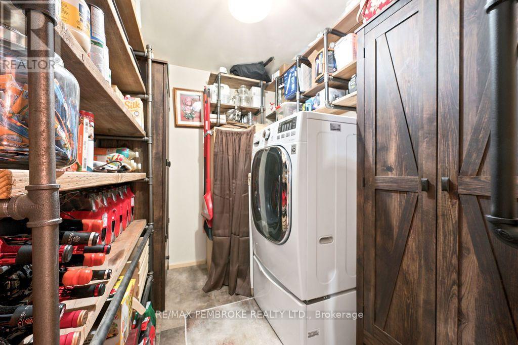 890 Lea Street, Pembroke, Ontario  K8A 6H7 - Photo 17 - X13656356