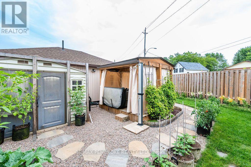 890 Lea Street, Pembroke, Ontario  K8A 6H7 - Photo 30 - X13656356