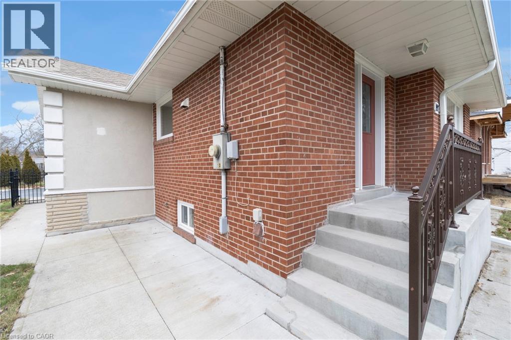 197 Troy Street, Mississauga, Ontario  L5G 1S9 - Photo 3 - 40846347