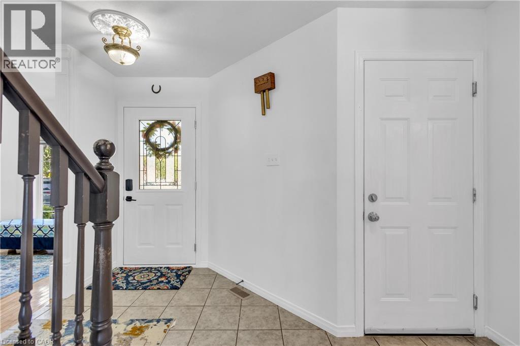 35 Borland Drive, Guelph, Ontario  N1G 5B5 - Photo 4 - 40854088