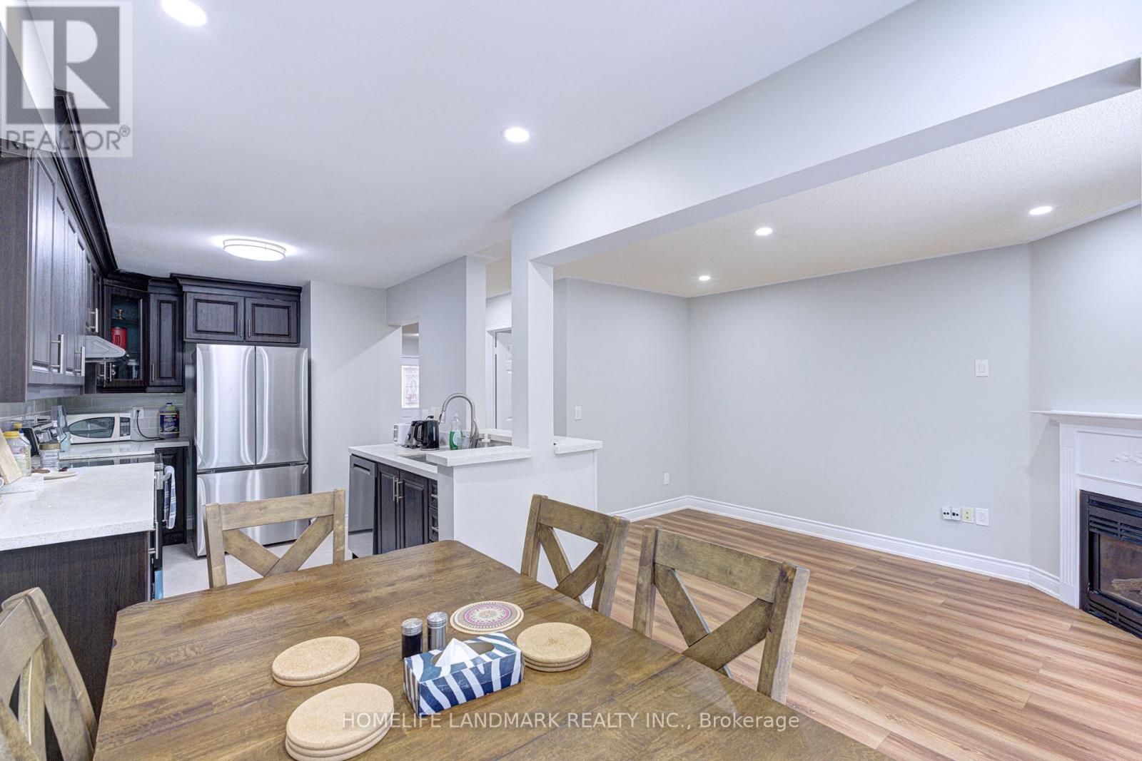 1192 Prestonwood Crescent, Mississauga, Ontario  L5V 2V3 - Photo 7 - W13652996