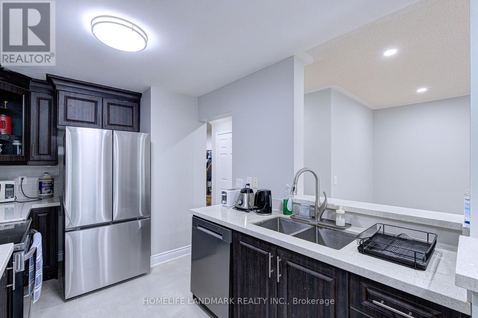 1192 Prestonwood Crescent, Mississauga, Ontario  L5V 2V3 - Photo 8 - W13652996