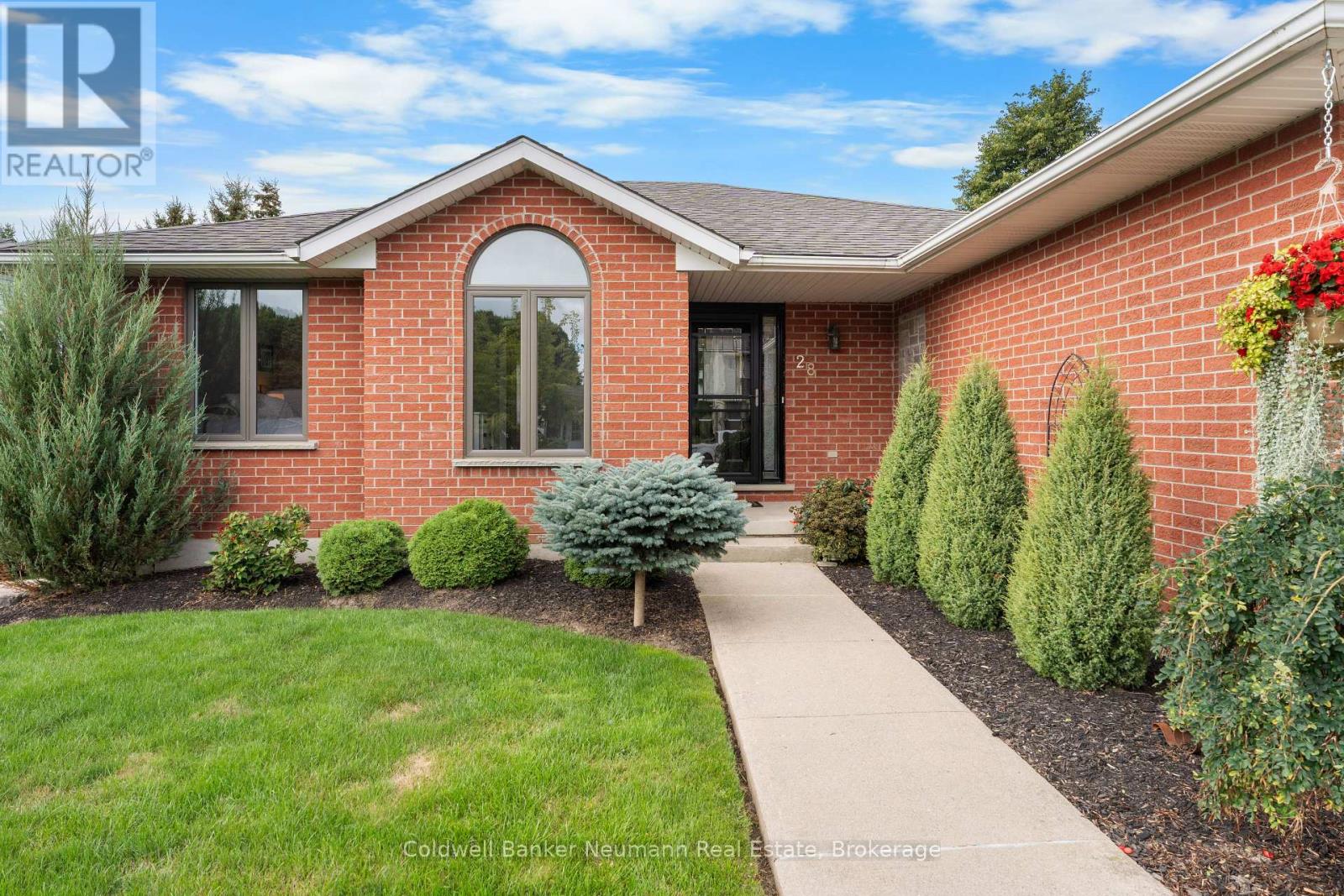 28 Keating Drive, Centre Wellington (Elora/salem), Ontario  N0B 1S0 - Photo 4 - X13656482