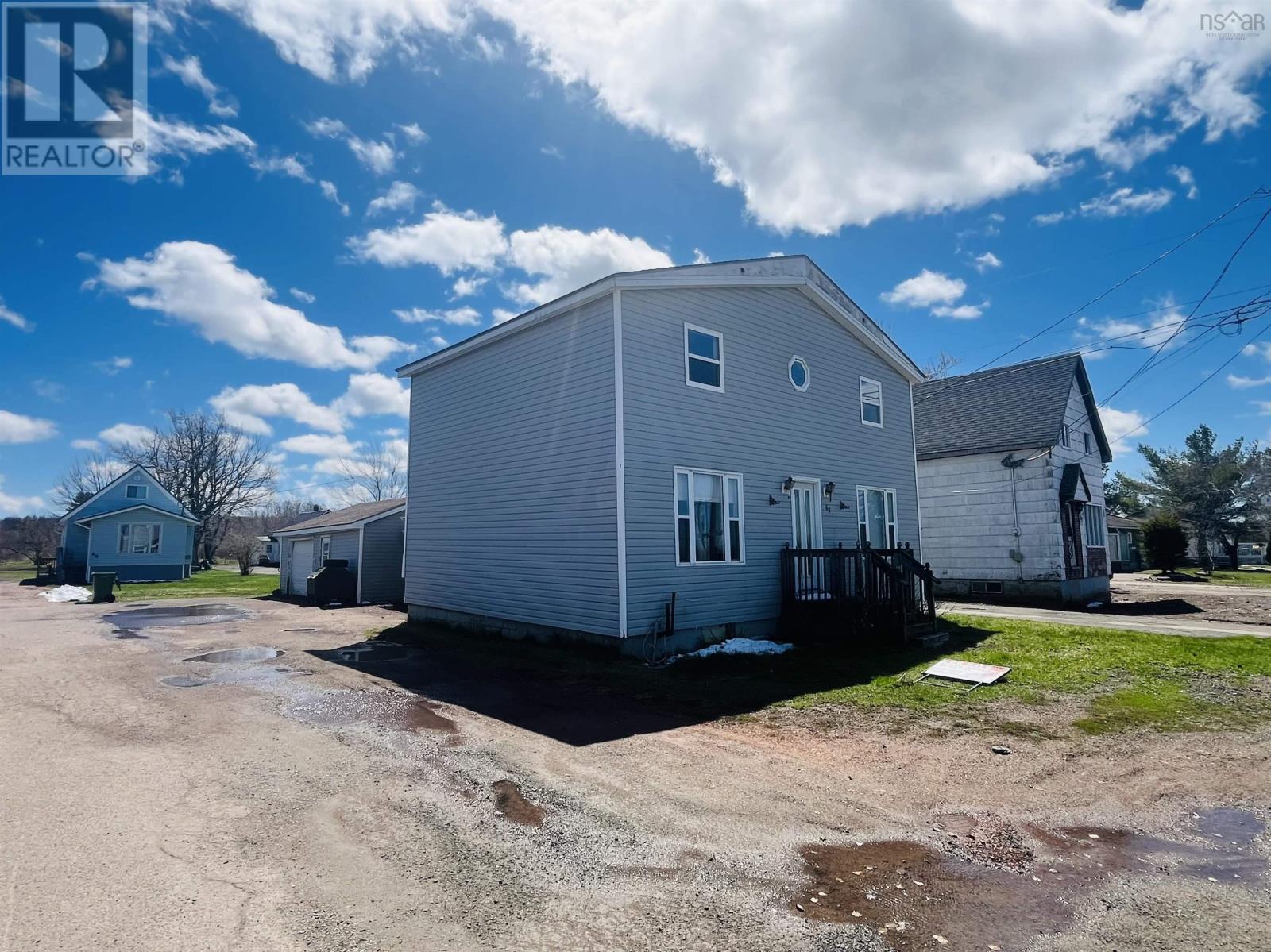 68 Mcgee Street, Springhill, Nova Scotia