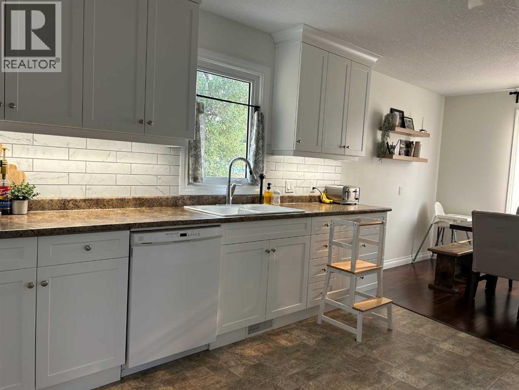 949 3 Avenue N, Vauxhall, Alberta  T0K 2K0 - Photo 15 - A2331402