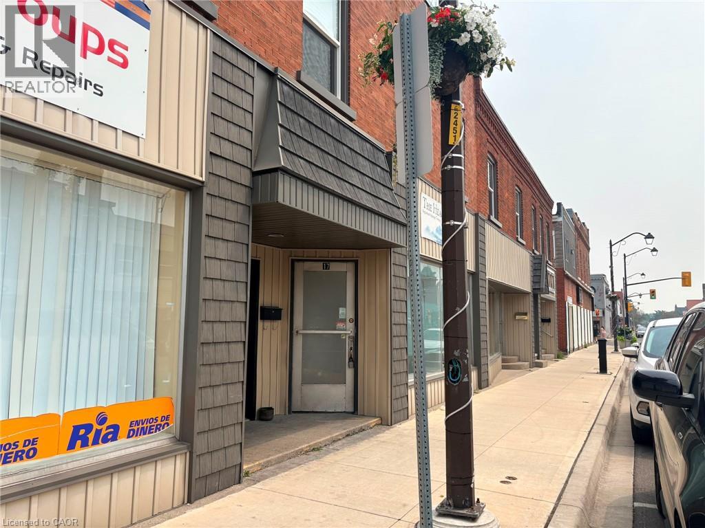 17 Colborne Street N, Simcoe, Ontario  N3Y 3T8 - Photo 2 - 40848502