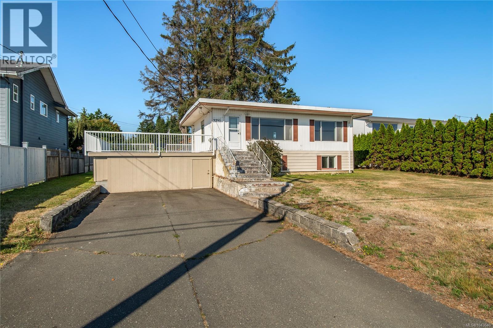 3250 Island Hwy, Campbell River, British Columbia  V9W 1C9 - Photo 4 - 1043640
