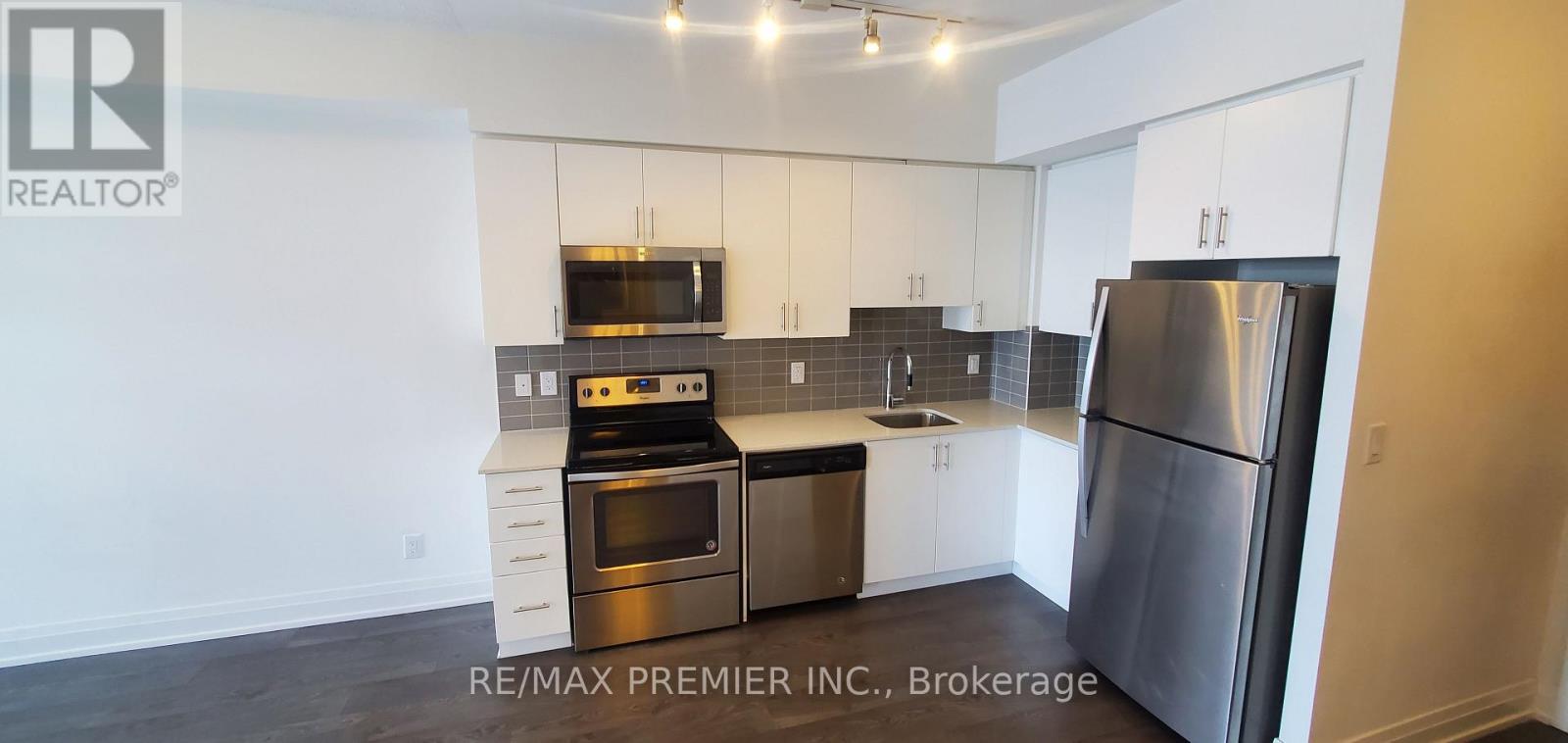 3009 - 3600 Highway 7, Vaughan, Ontario  L4L 0G7 - Photo 3 - N13656354