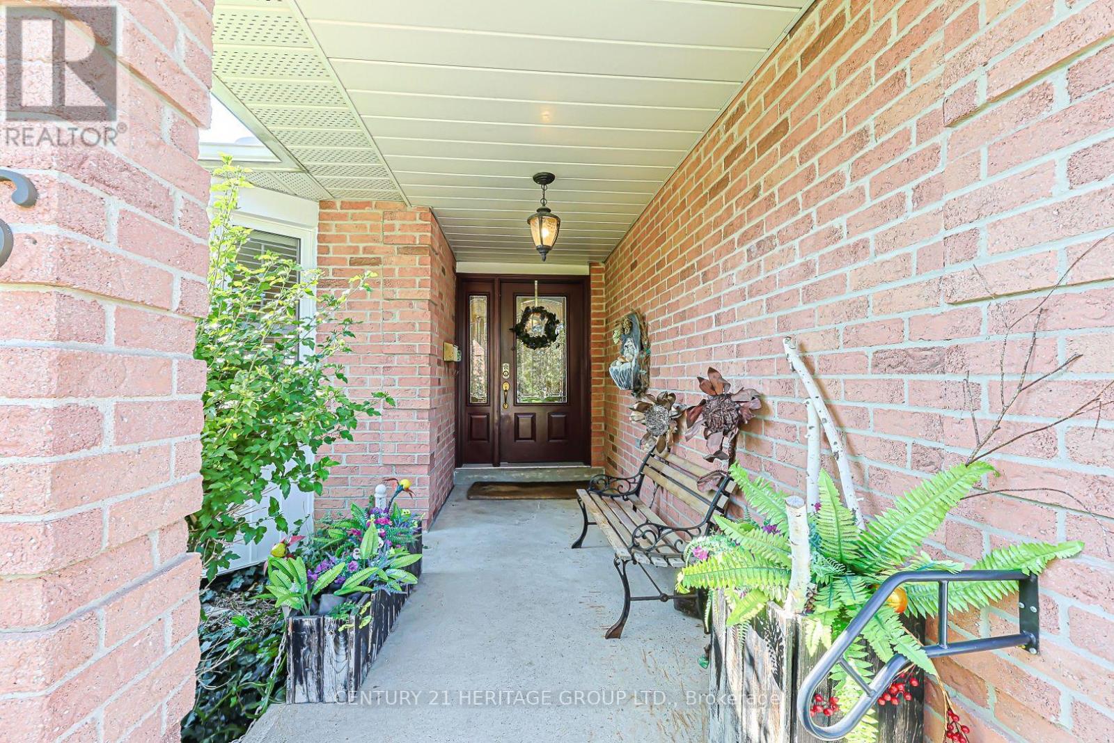 326 Darlington Crescent, Newmarket, Ontario  L3Y 6N4 - Photo 3 - N13656486