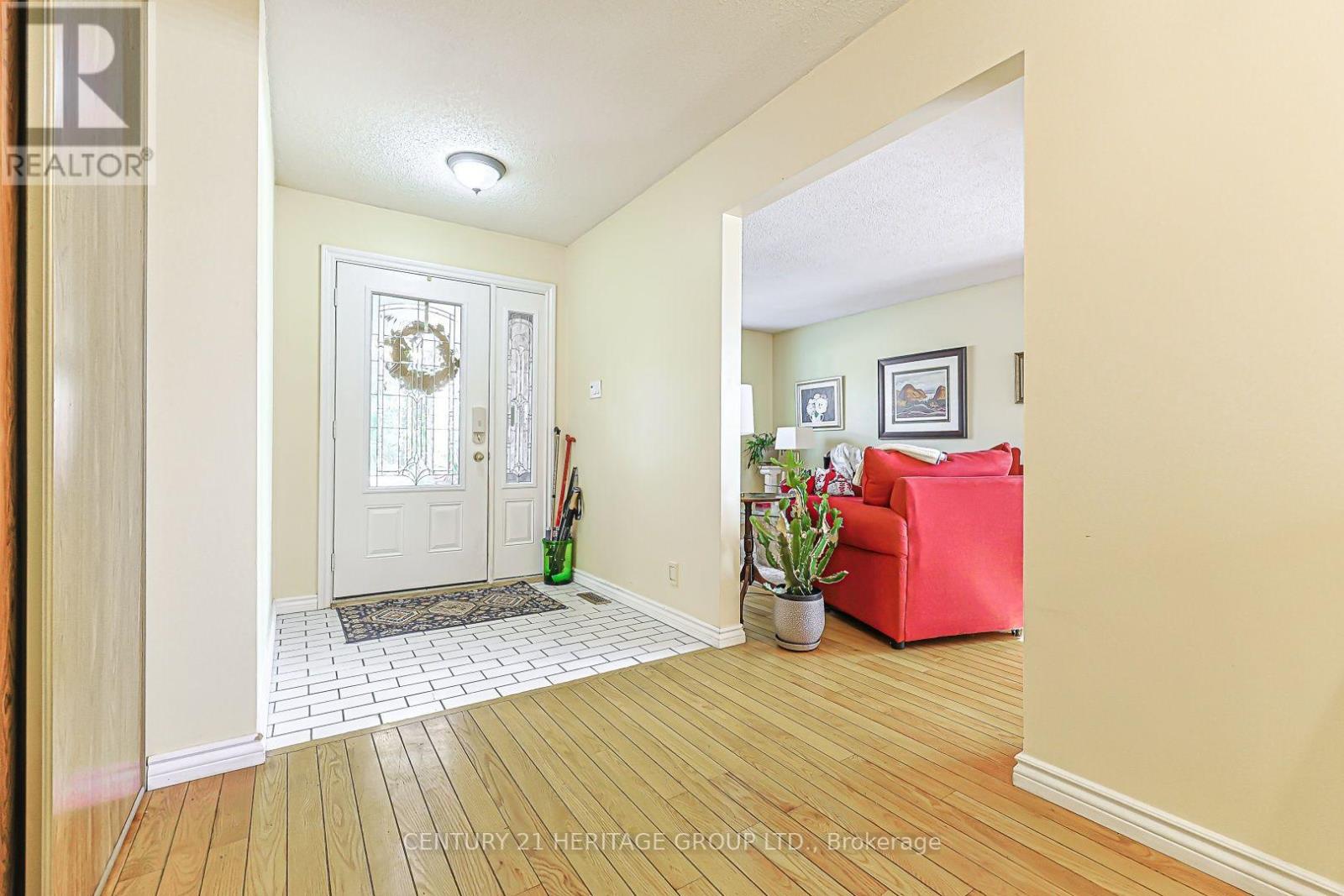 326 Darlington Crescent, Newmarket, Ontario  L3Y 6N4 - Photo 5 - N13656486